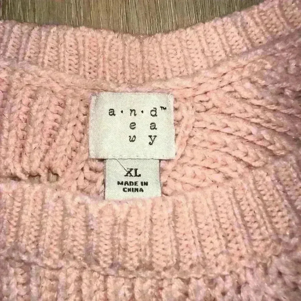 A new day XL shimmer pink sweater scallop knit crew neck crochet - Picture 2 of 2